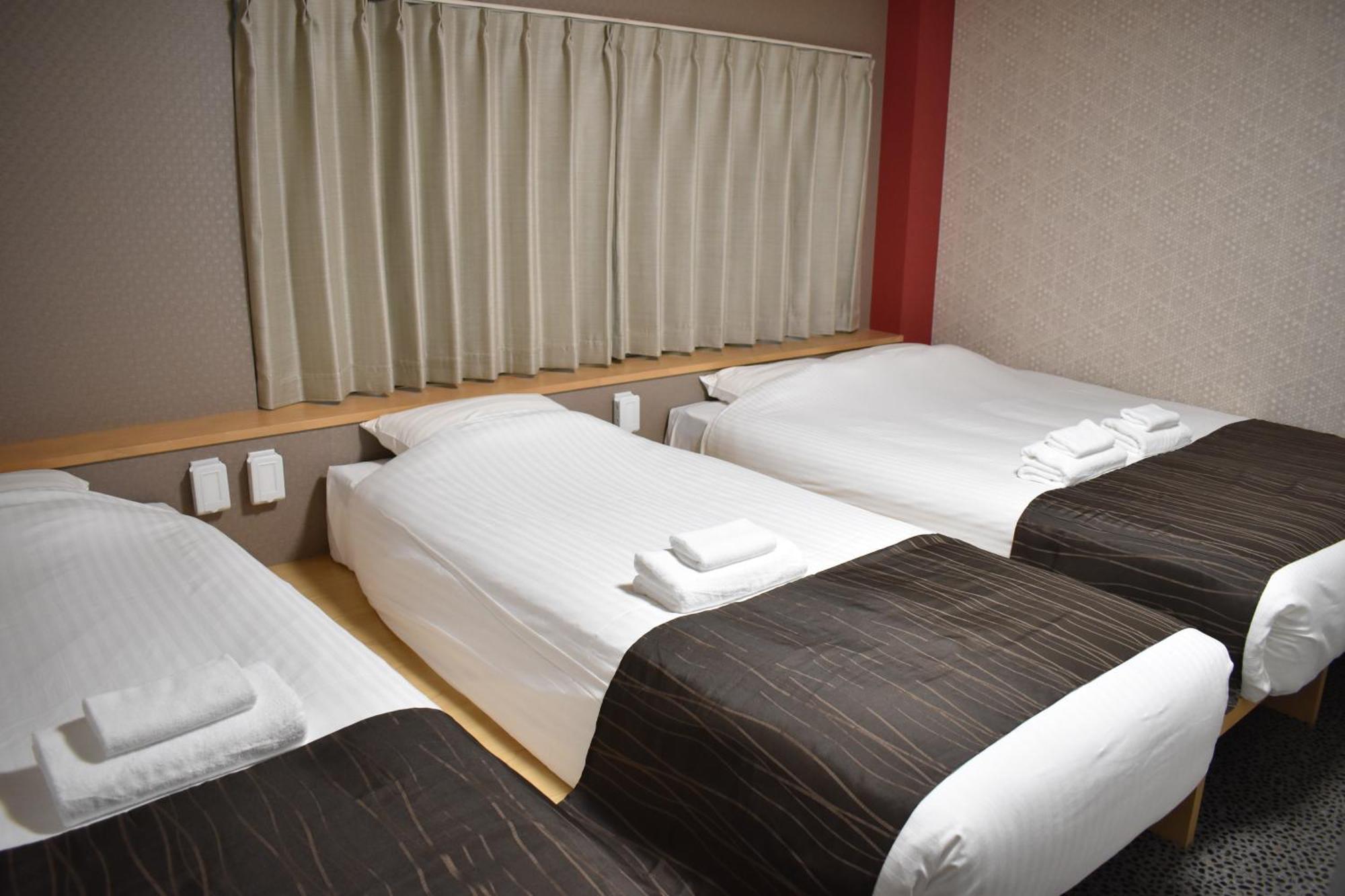 Shinsaibashi House Hotel โอซาก้า ภายนอก รูปภาพ